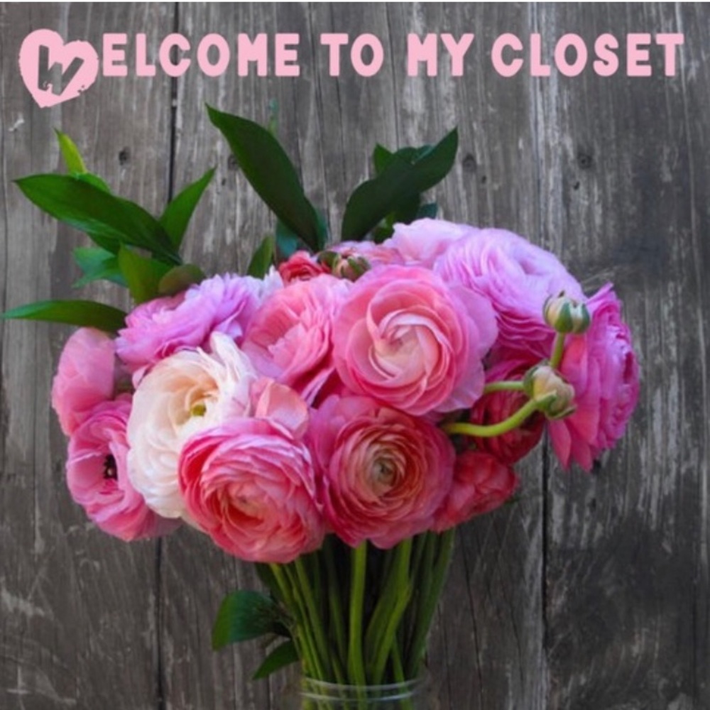 WELCOME TO MY CLOSET!!